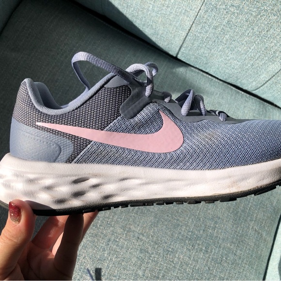 Women’s Nike Revolution Running Shoes - Picture 2 of 6